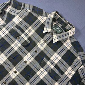 L.L. Bean Men's XL Chamois Flannel Button Down Shirt Green Plaid Traditional Fit